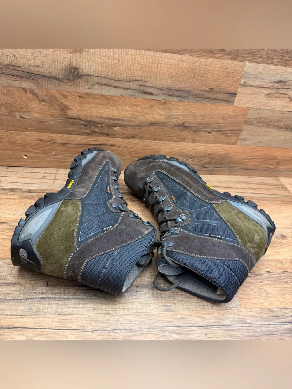 LL Bean Men's size 12 Bigelow GORE-TEX Hiking Boots  Gray/Brown Hiking Boots
